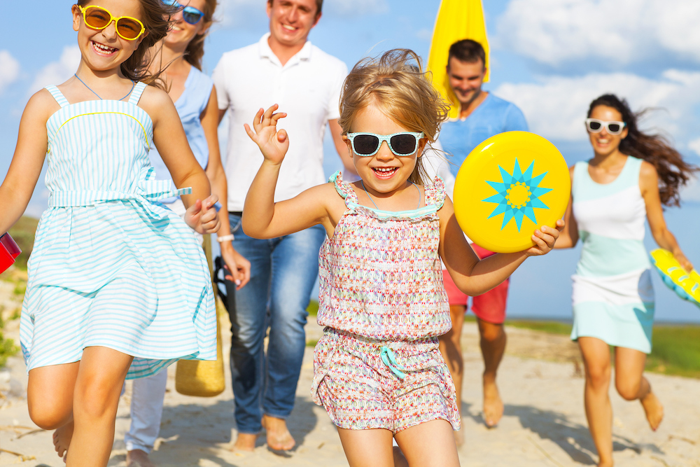 family heading toward 30A beaches for day of fun in on the shore